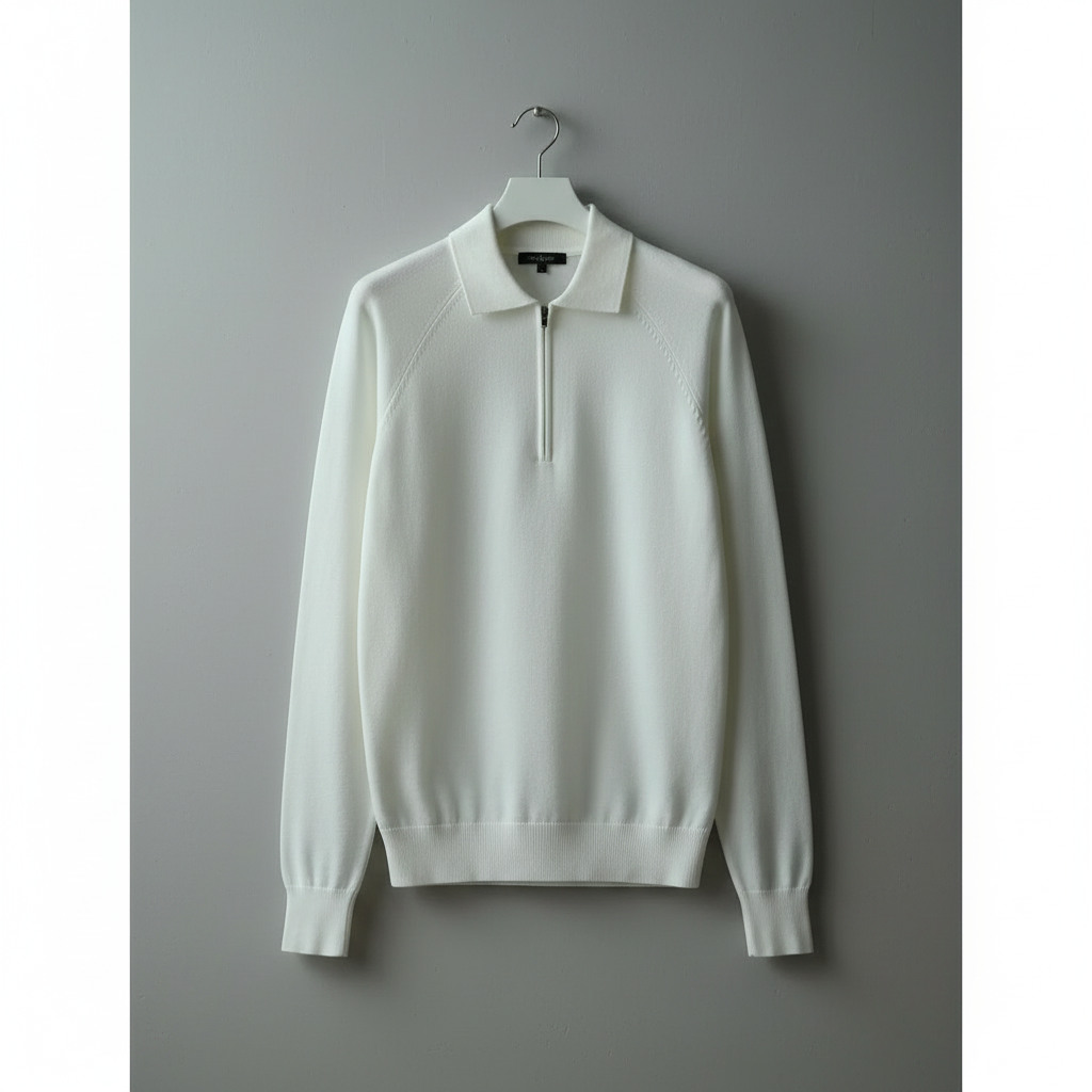 Camisola branca com fecho de correr em cabide