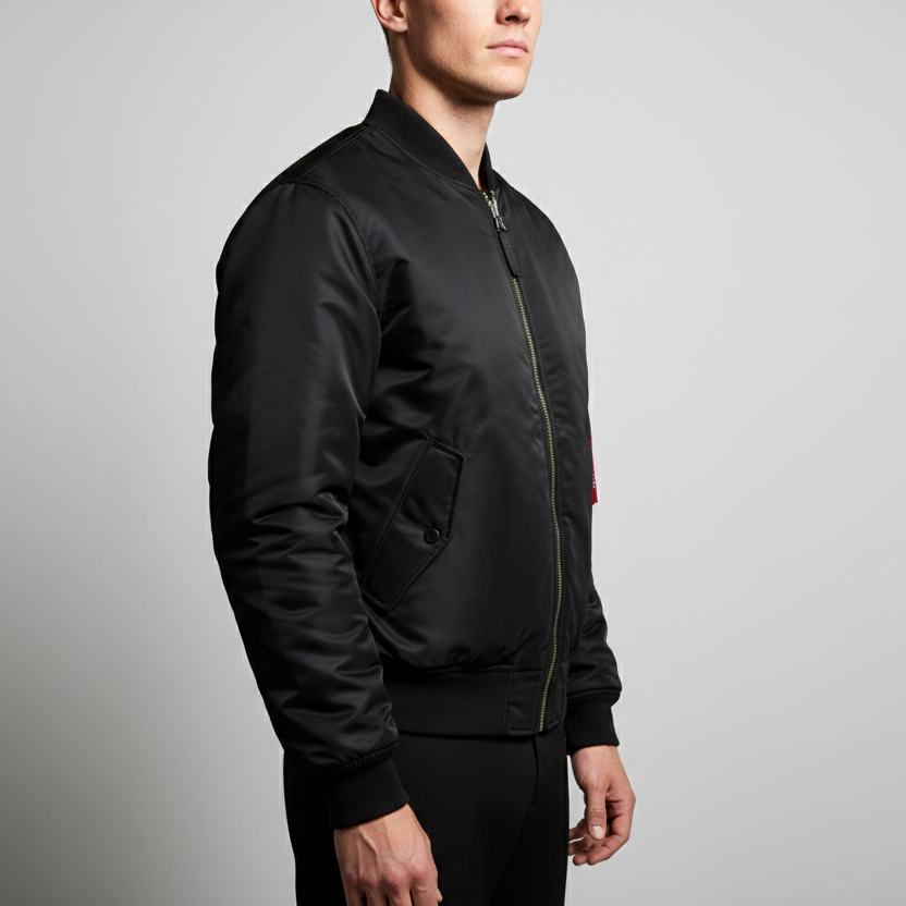 Modelo masculino com casaco bomber - vista lateral plano médio