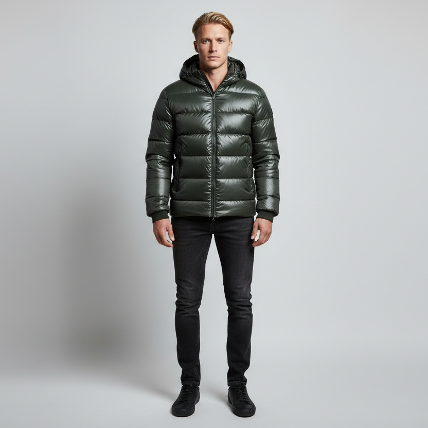 Modelo masculino plano geral - corpo inteiro